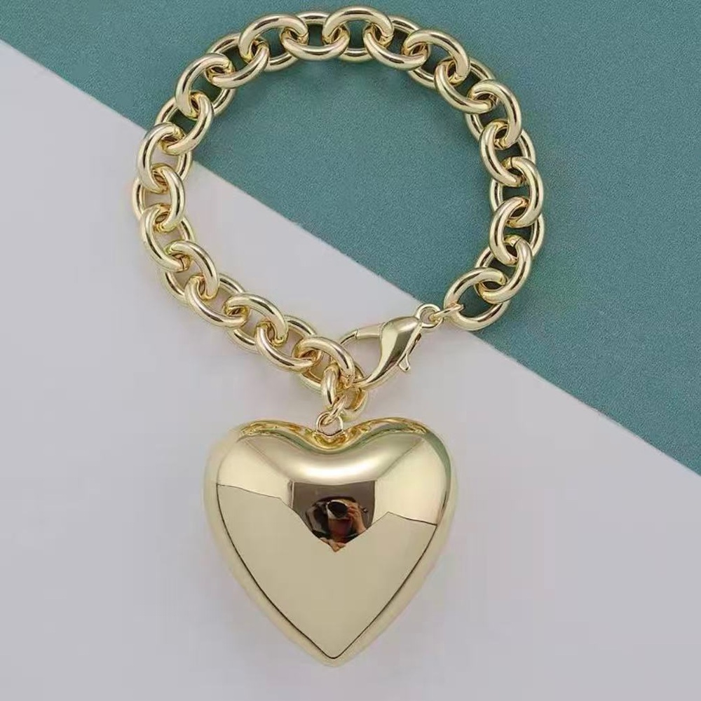 Roxanne Assoulin The Puffy Heart Bracelet in gold